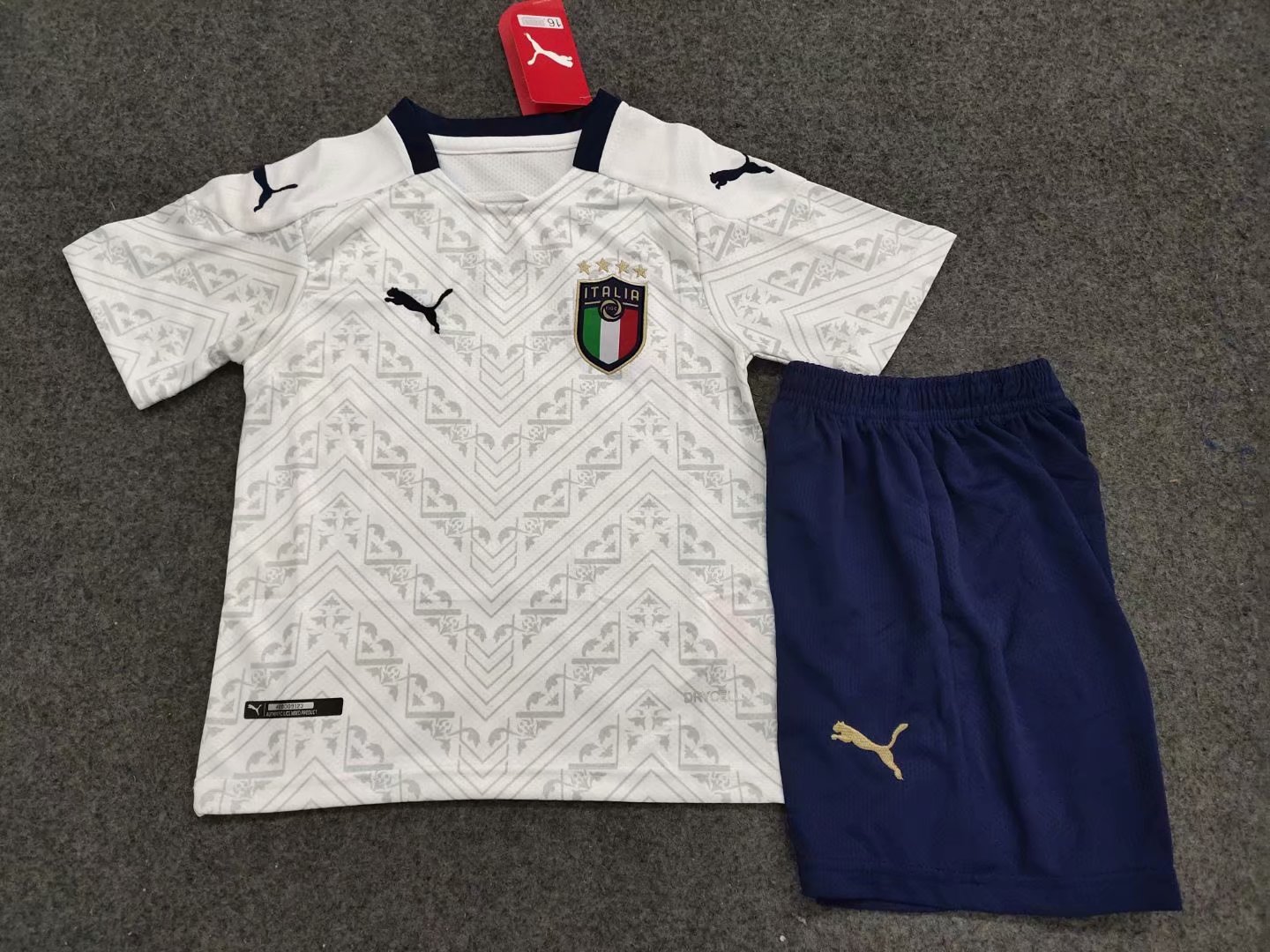 Italy away kids kit 2020 