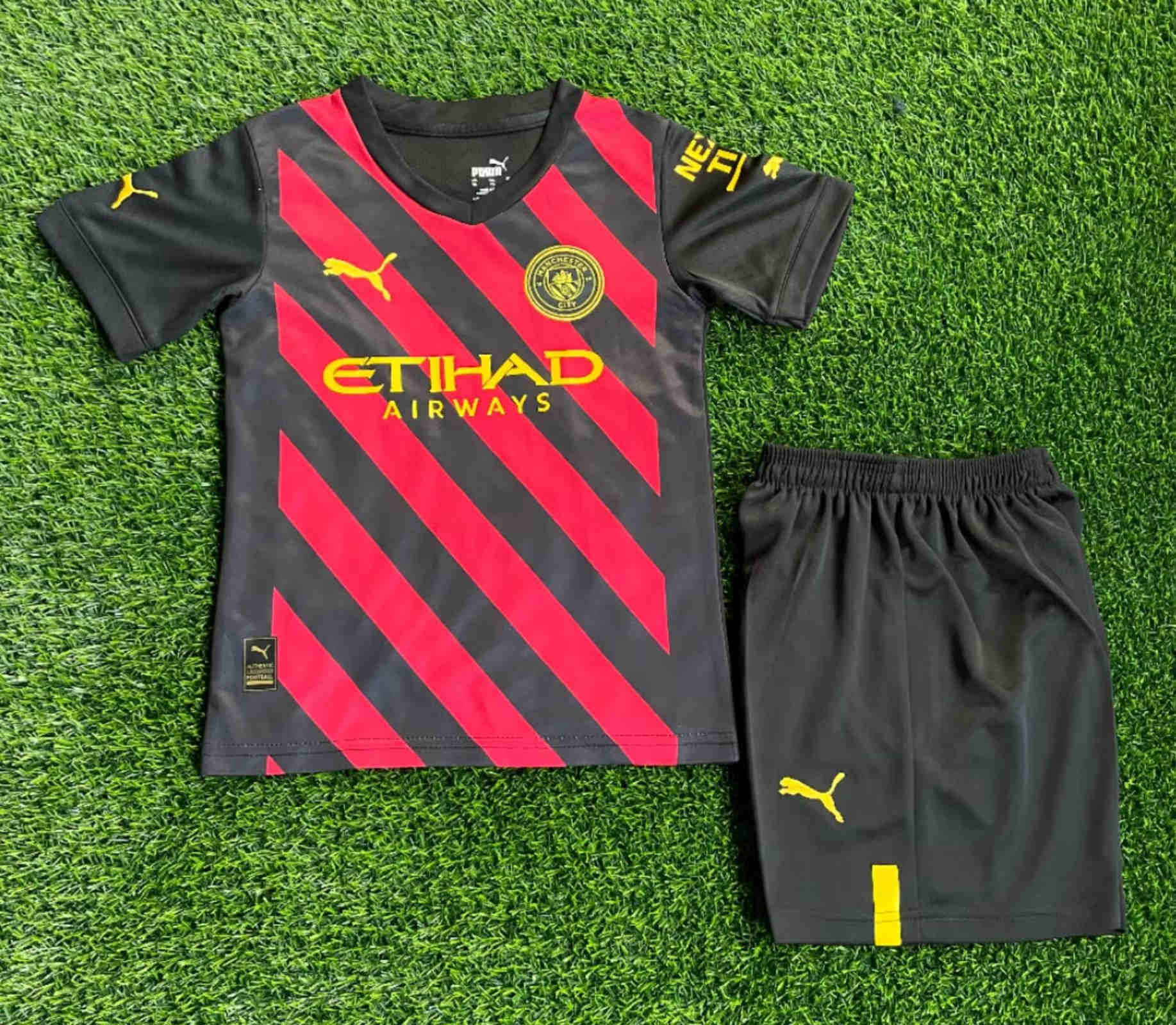 2022/2023 Manchester City away kids kit 