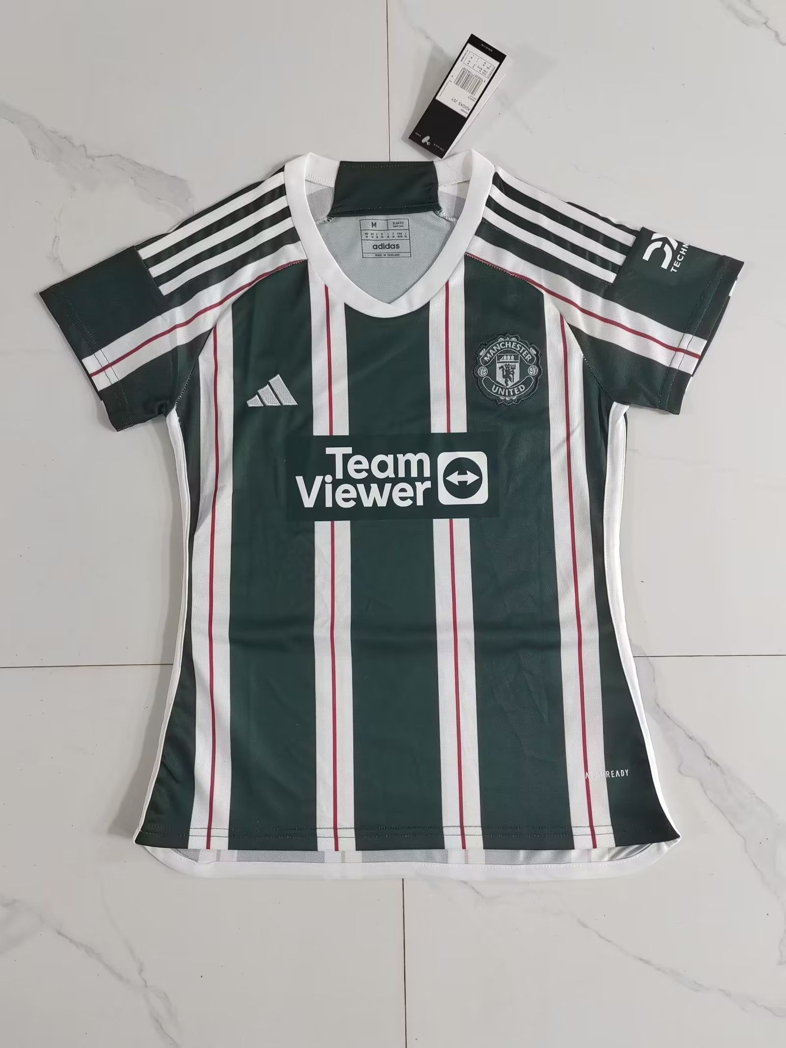2022/2023 Manchester United  away woman