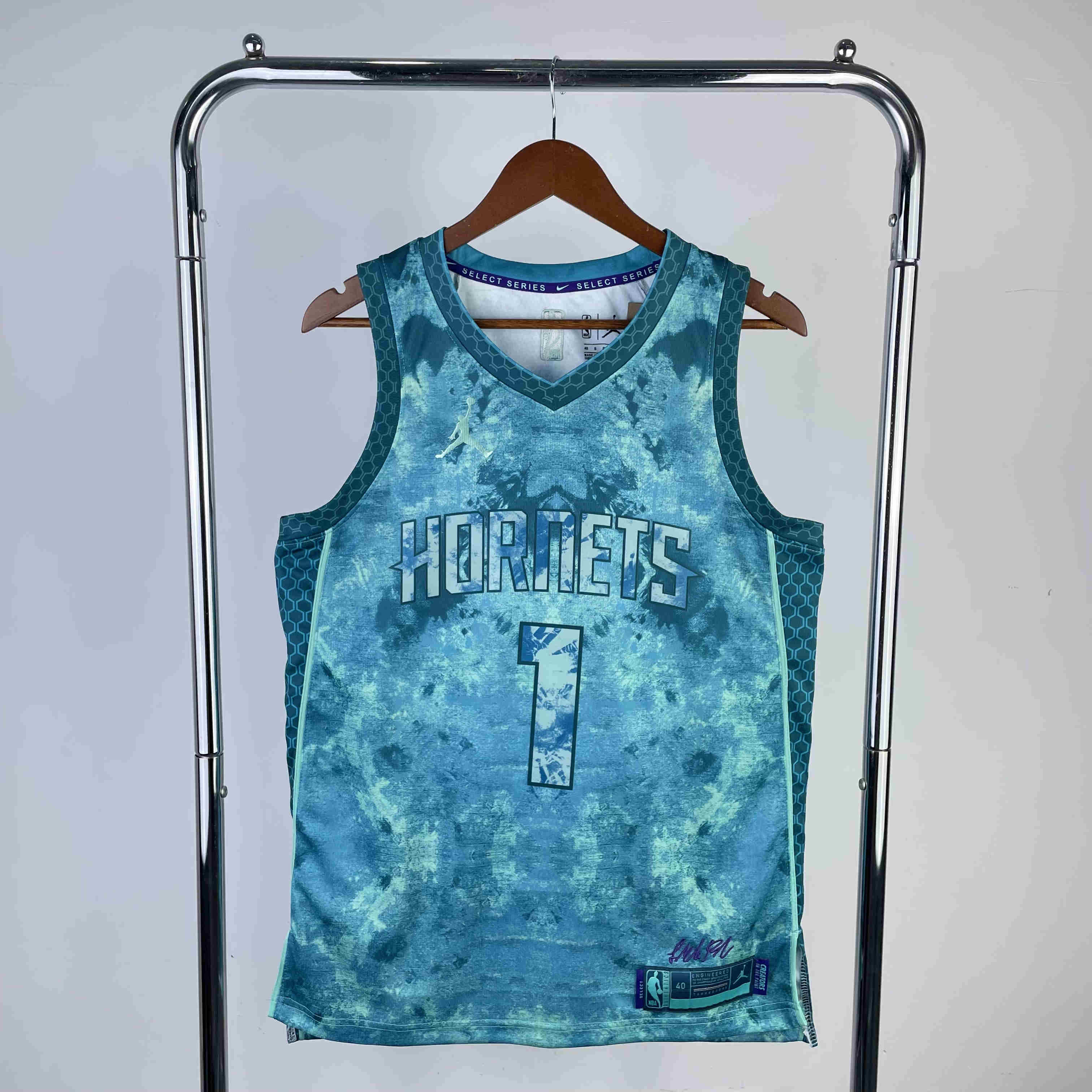 Charlotte Hornets NBA Jersey Ball 1
