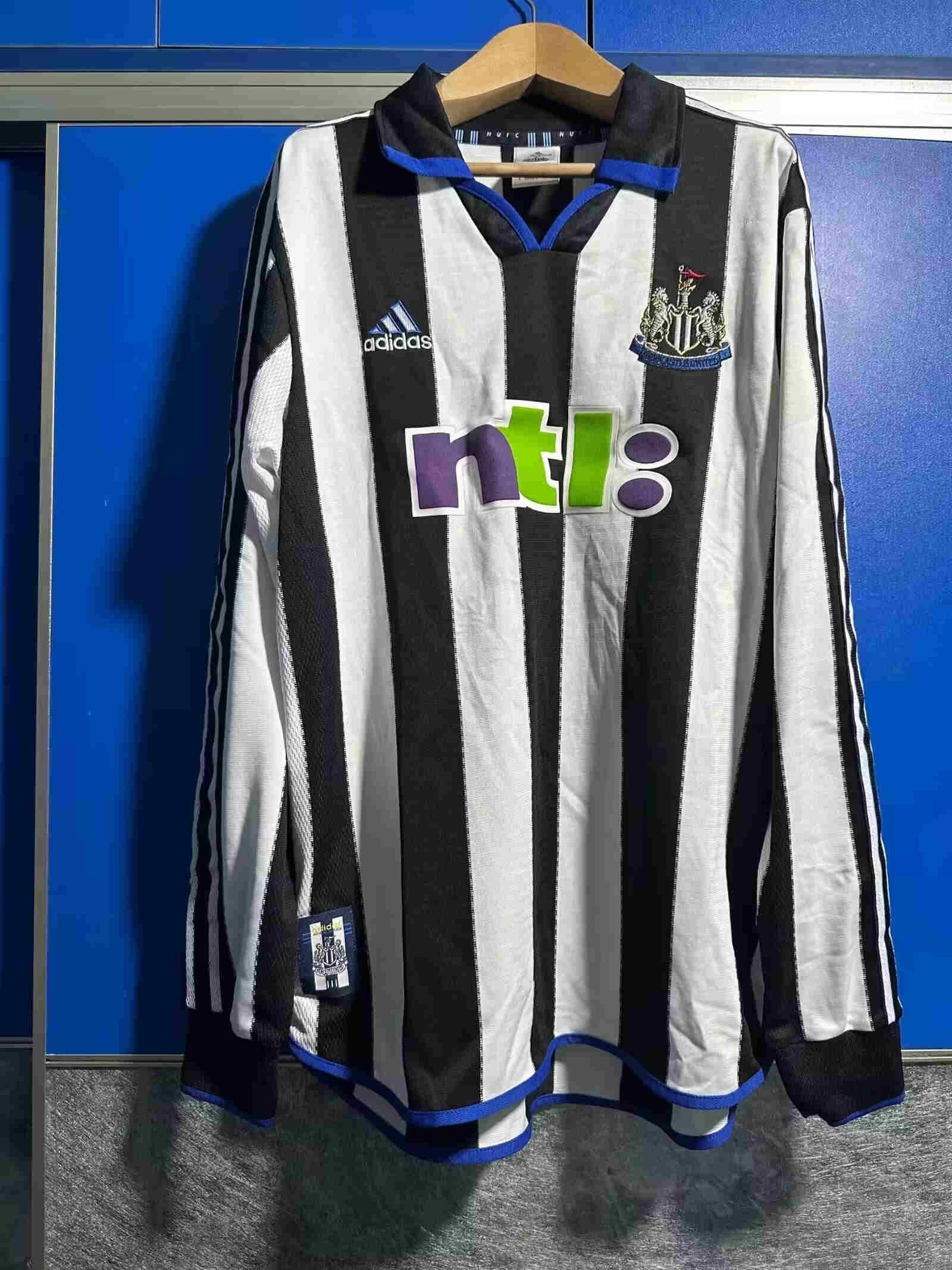 2000-2001 Newcastle   Retro Long sleeved