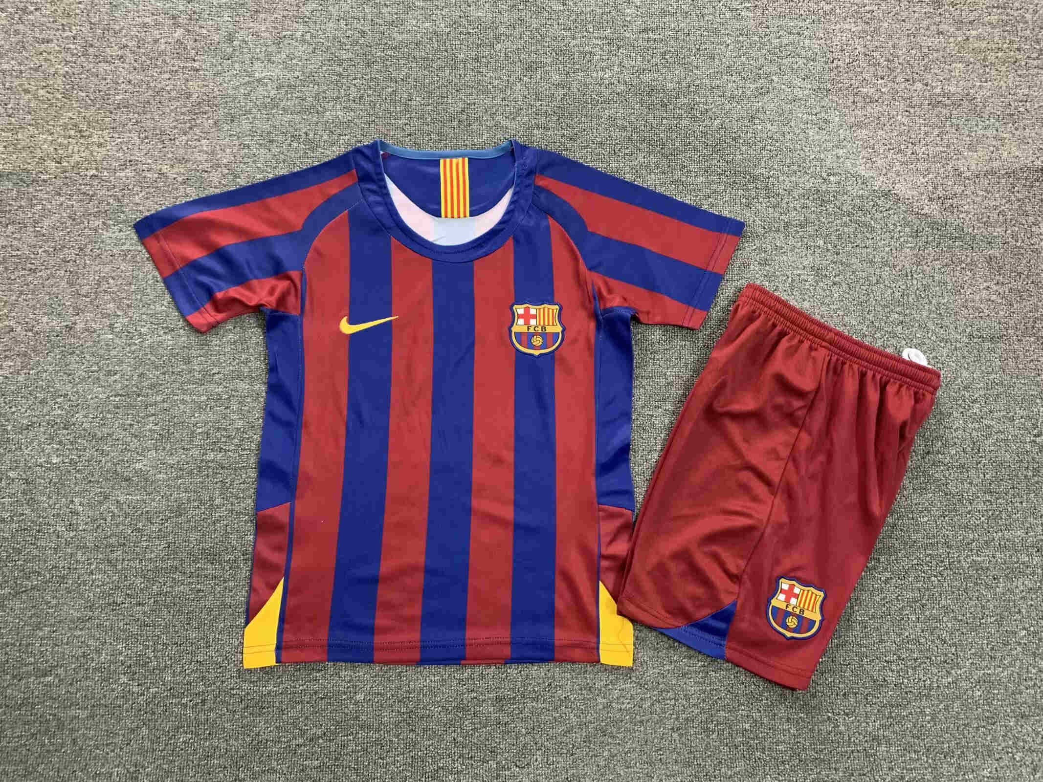 2005-2006  FC Barcelona home kids kit  soccer jersey