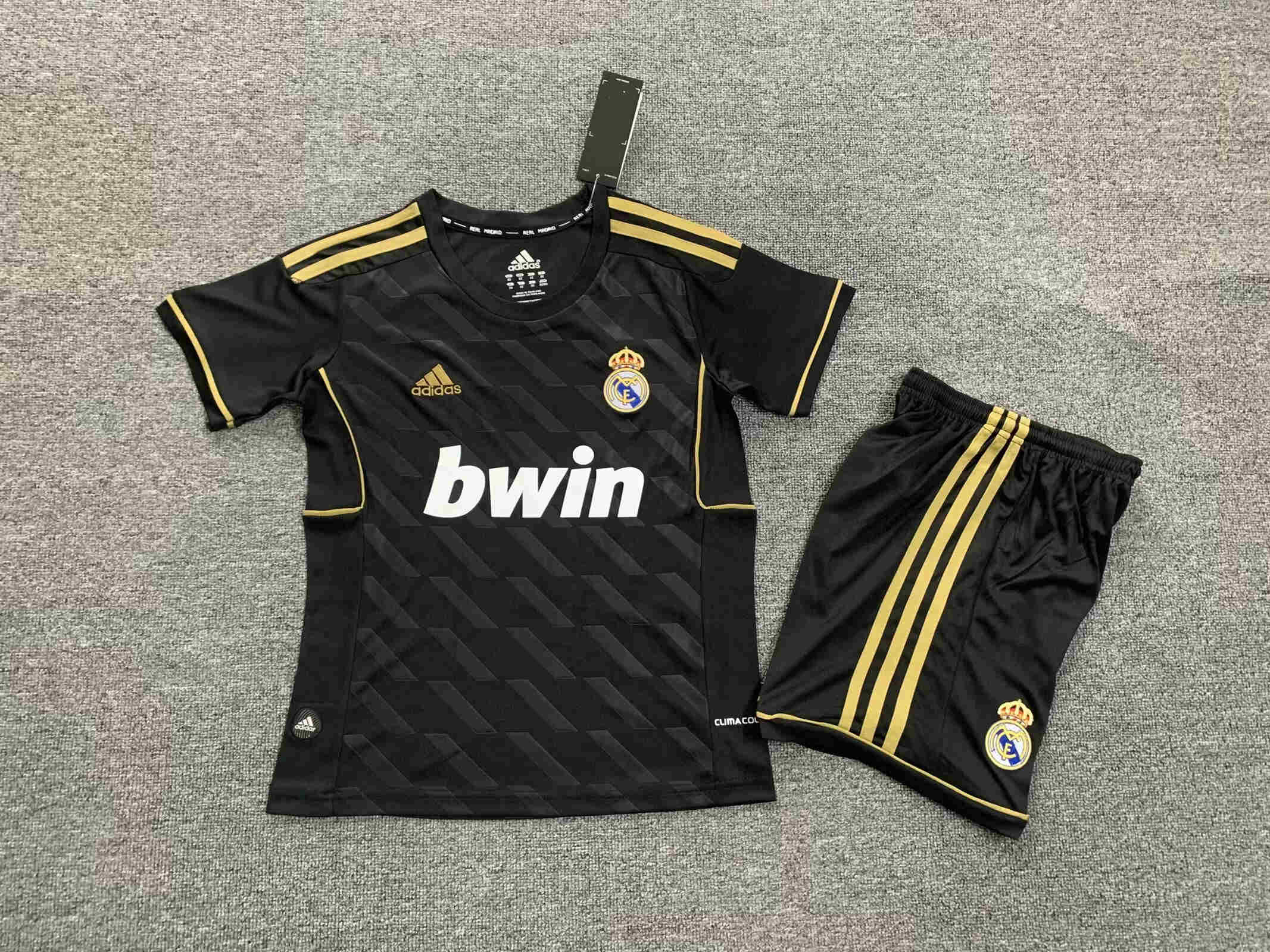 2011-2012 Real Madrid away kids kit
