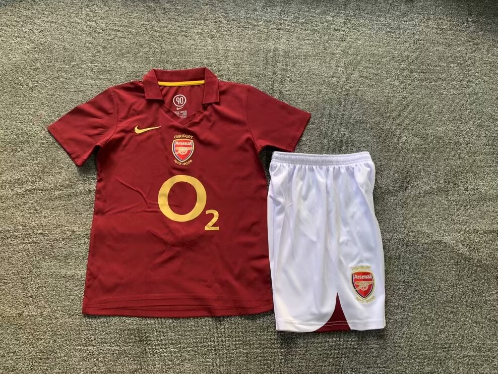 2005-2006  Arsenal Kids kit 