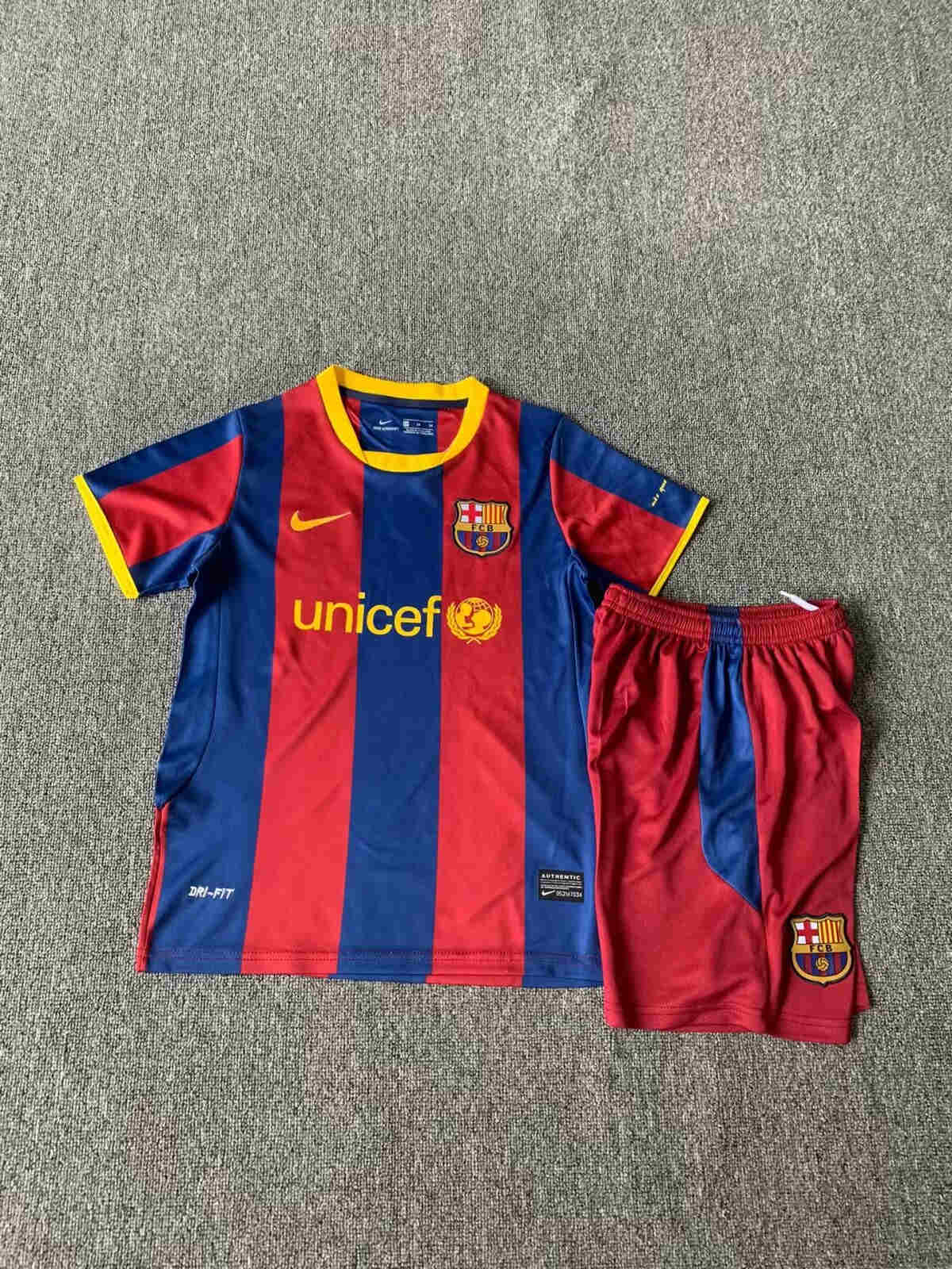 2010-2011  FC Barcelona home kids kit  soccer jersey