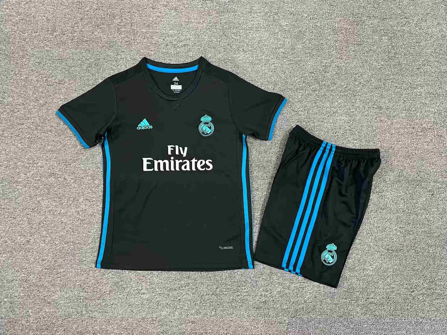 2017-2018  Real Madrid  kids kit